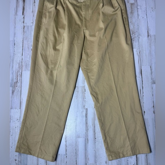 Orvis Pants Mens 42x30 Pleated Golf Straight Leg Casual Tan - Picture 4 of 11